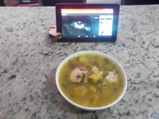 almuerzo100122.jpg