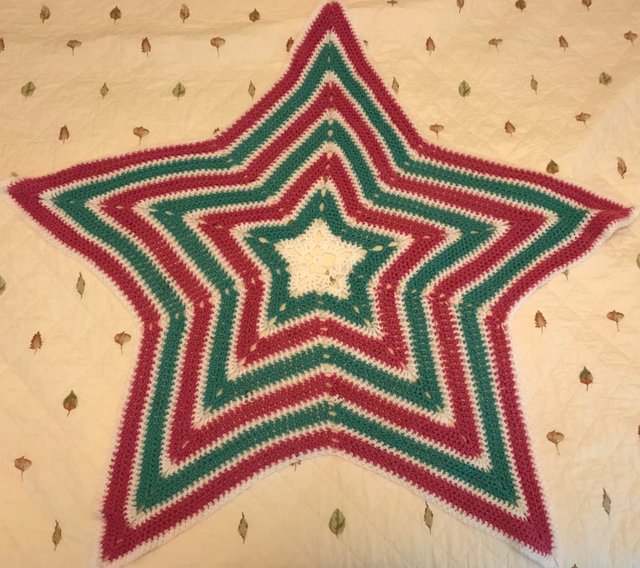 crochet pink and teal star.JPG