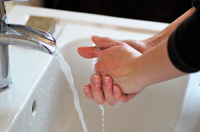 washing-hands-4940239_1280.jpg