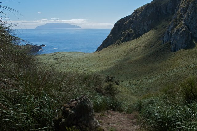 View_of_Tristan_da_Cunha_from_Nightingale_island.jpg