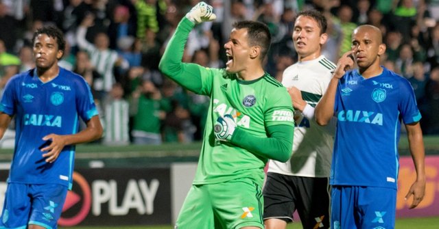 goleiro-wilson-comemora-gol-do-coritiba-contra-o-avai-1509842797833_956x500.jpg