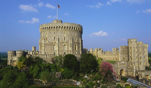 Royal tower Windsor Castle.jpg