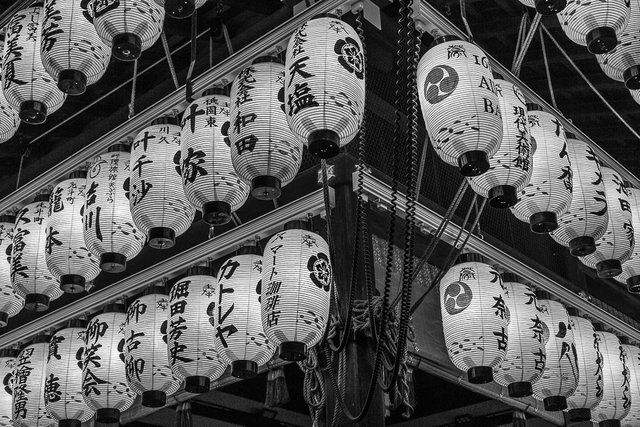 Kyoto street night temple market lanterns bw-11.jpg