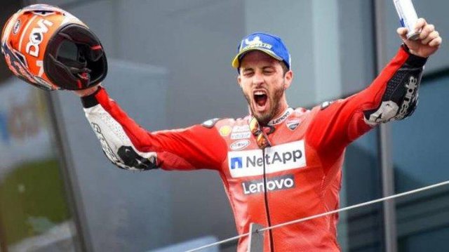 10-11-34-andrea-dovizioso-yoaeeeee.jpg