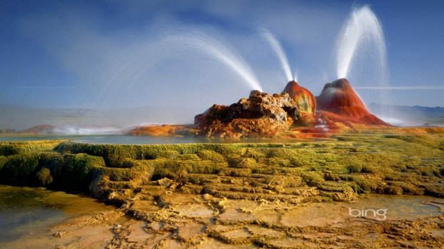 geysers-erupt-in-the-black-rock-desert-in-nevada_1366x768_79374-700x393.jpg