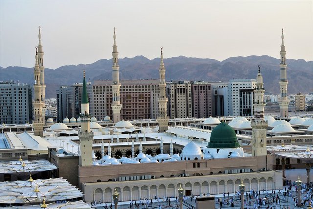 masjid-nabawi-3341739_1280.jpg