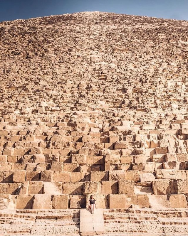 Different-Perspective-On-The-Pyramids-Show-How-Huge-They-Really-Are.jpg