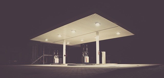 filling-station-1839760_640.jpg