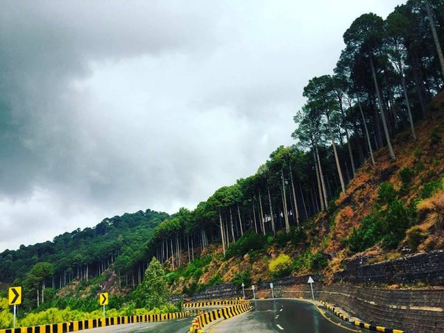 50-Murree-Expressway-is-one-of-the-most-beautiful-roads-in-Pakistan-Photo-Credits-Haseeb-Bukhari.jpg