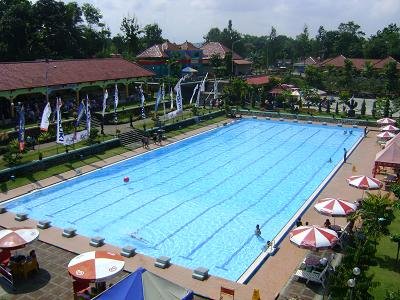 kolam-olympic-owabong.jpg