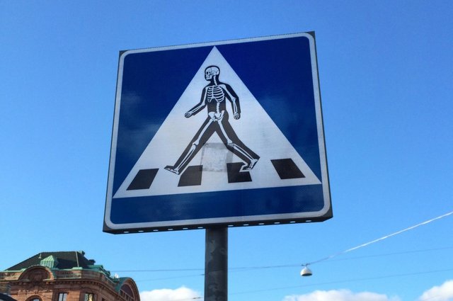 pedestrian_crossing_road_sign_sticker_traffic_road_thinking_about_staying_skeletal_sign-874381.jpg