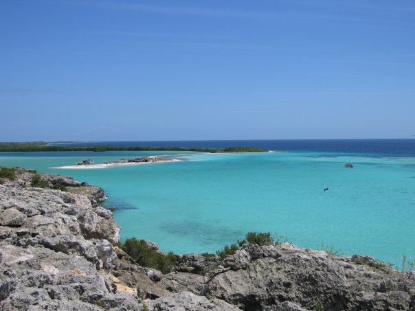 Pozo_isla_la_tortuga_venezuela.jpg