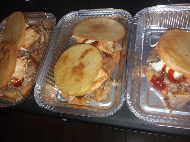 arepas de pernil 1.jpg