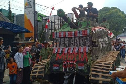 ribuan-warga-lembang-meriahkan-karnaval-hut-kemerdekaan-ri-ttq.jpg