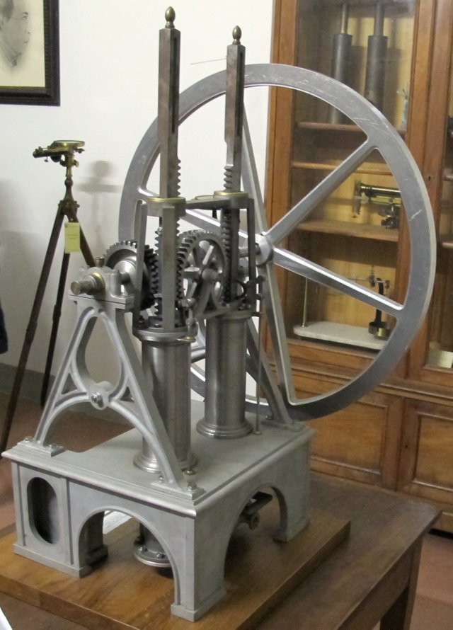 Osservatorio_ximeniano,_modello_del_motore_a_scoppio_barsanti-matteucci_03.jpg