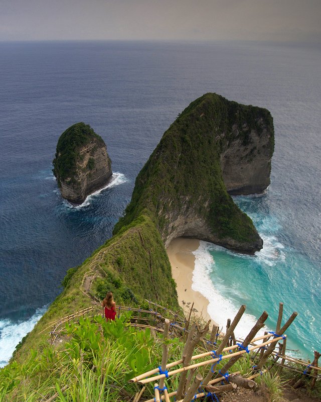 Kelingking-beach-Nusa-Penida-.jpg