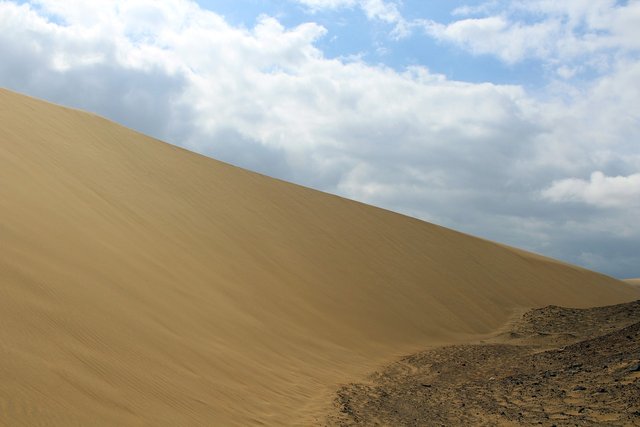 dunes-g65890f6e2_1280.jpg