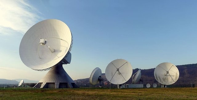 radar-dish-radar-earth-station-fuchsstadt.jpg