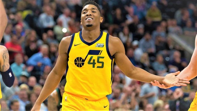 donovan-mitchell-smile-iso.jpg