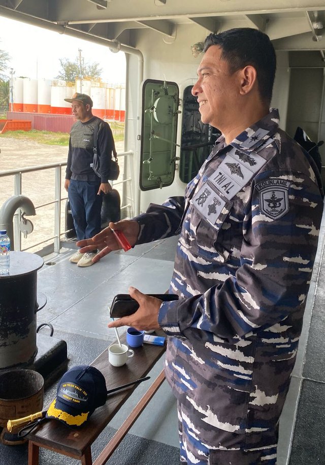 KRI Teluk Palu_09.jpg