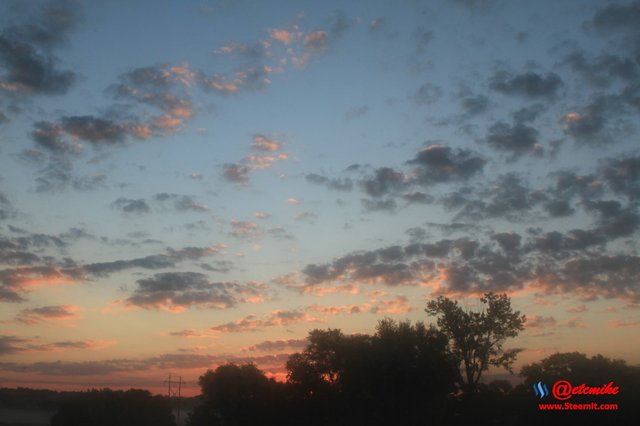 sunrise dawn morning clouds skyscape landscape SR0043.JPG