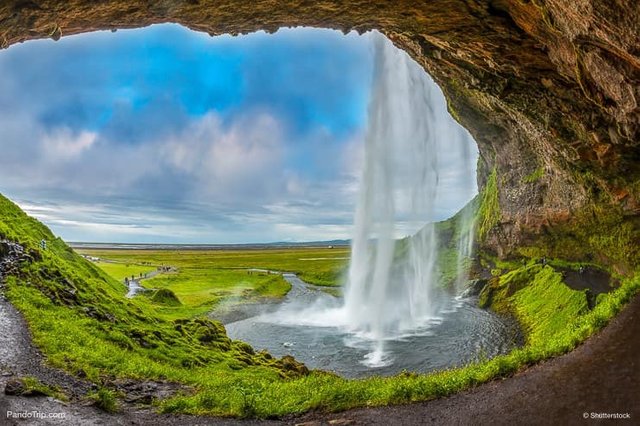 Passage-under-Seljalandsfoss-waterfall.jpg