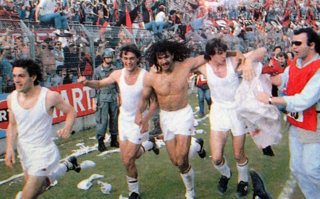 Milan_-_Scudetto_1987-88_-_Donadoni,_Maldini,_Gullit,_Galli.jpg