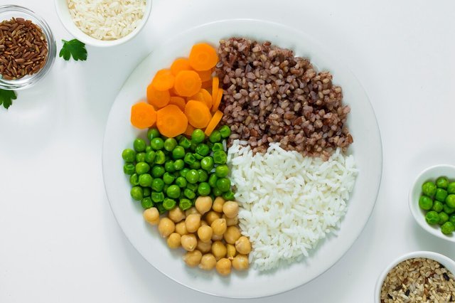 different-types-porridge-with-vegetables-plate-with-rice-bowls-table_23-2148014748.jpg