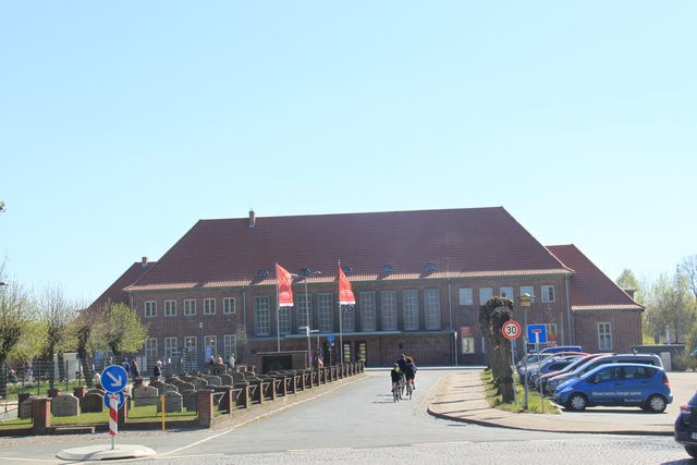 Eingang der LAGA und Bahnhof von Wittstock