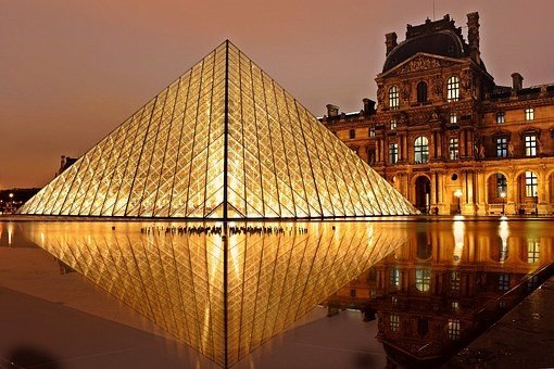 5 Romantic tourist attractions in Paris 2.jpg