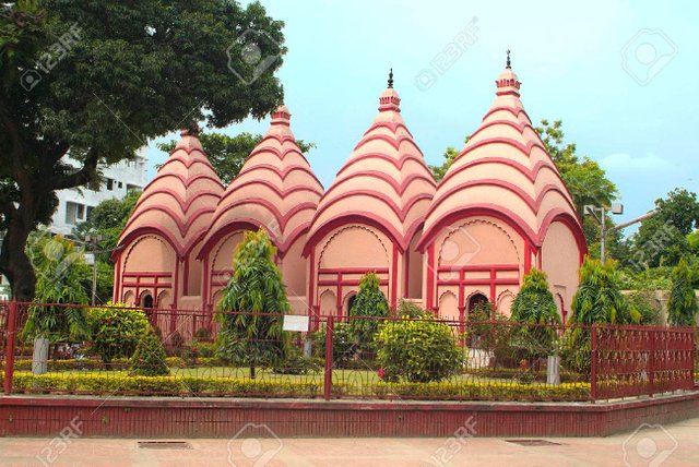 32656517-bangladesh-dhakeswari-temple-in-dhaka.jpg