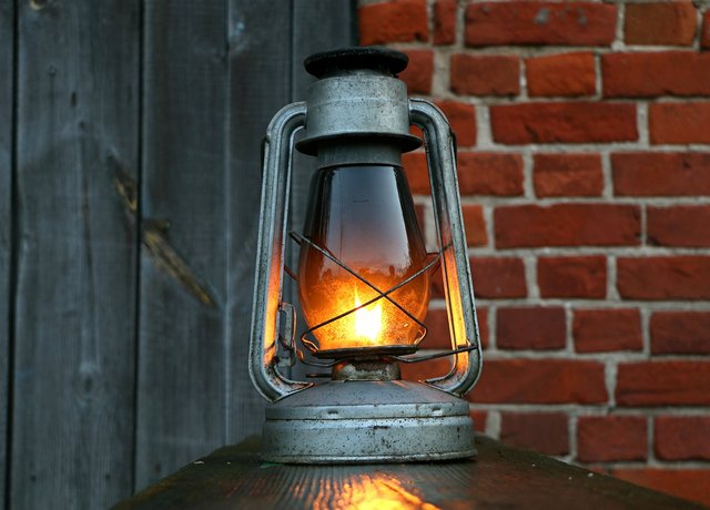 lamp-1565705_1280.jpg