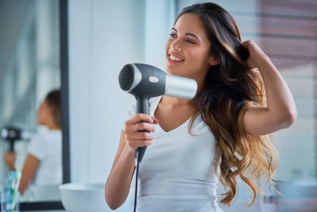 How to Blow Dry Hair Straight at Home