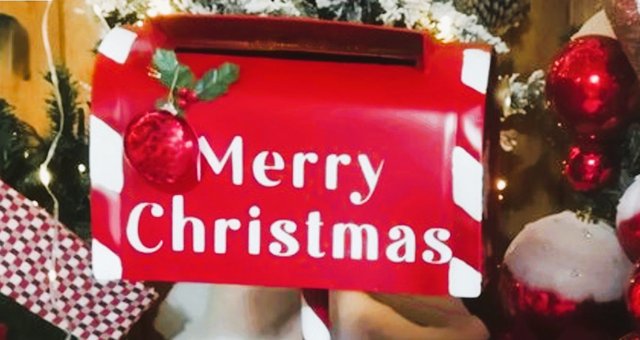 Christmas Photography  Decoration Venu Display Shop MerryChristmas Post Box Dec 15th 2024.jpg