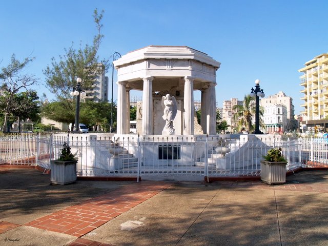 memorial-a-los-estudiantes-de-medicina-havana.jpg