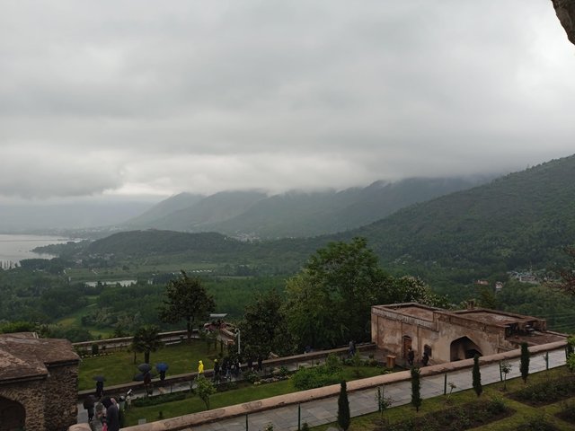 Mughal Garden, Parimahal, Srinagar.jpg