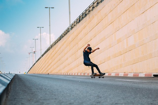 skater-2982422_1280.jpg