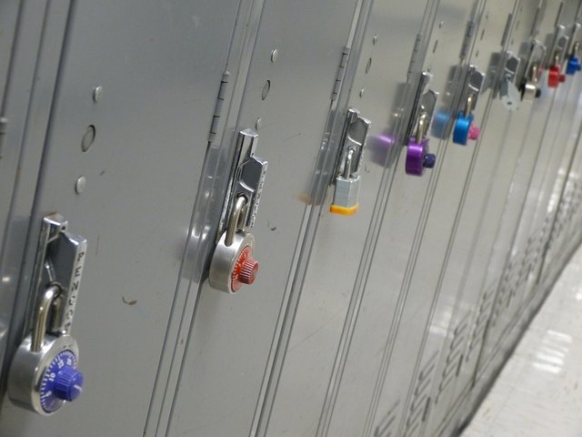 lockers-94959_960_720.jpg