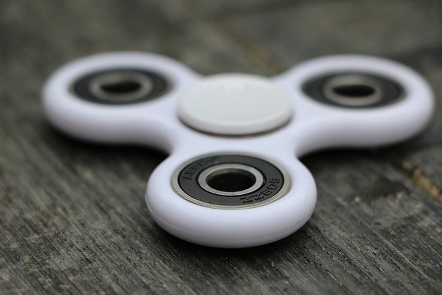 fidget-spinner-2329469_960_720.jpg