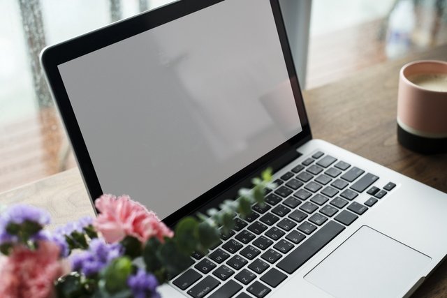 laptop-3265726_1920.jpg