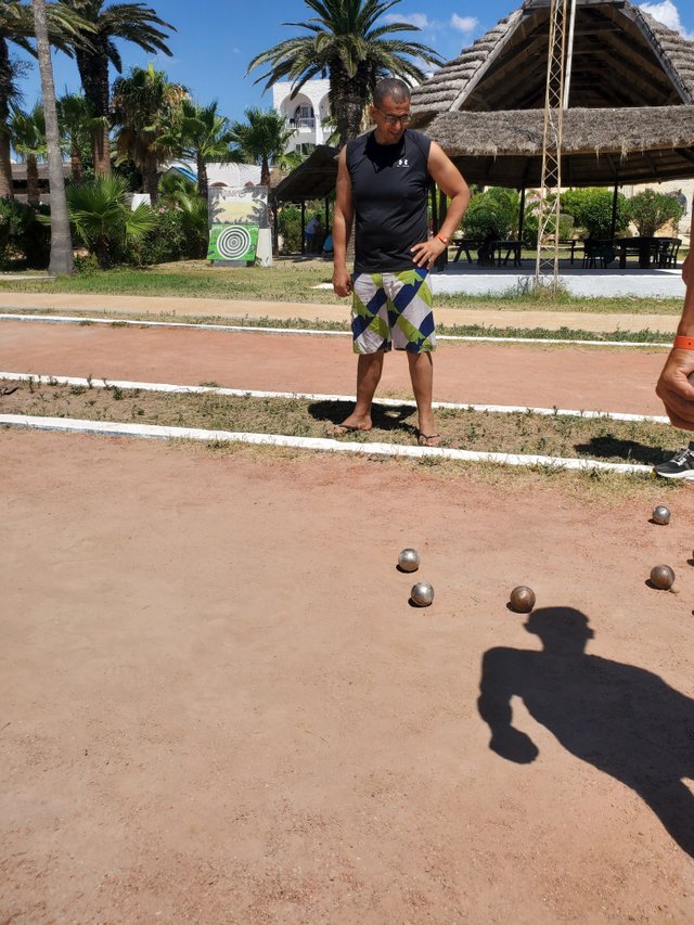 mon adjoint controle les balles.jpeg