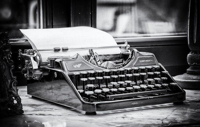 typewriter-3711589_640.jpg