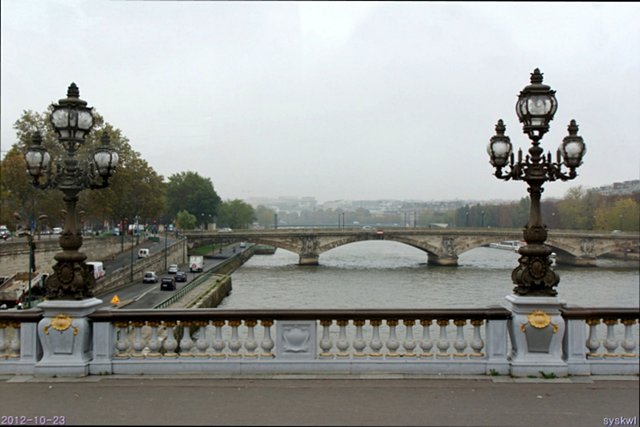 b-EU121023-174712.jpg