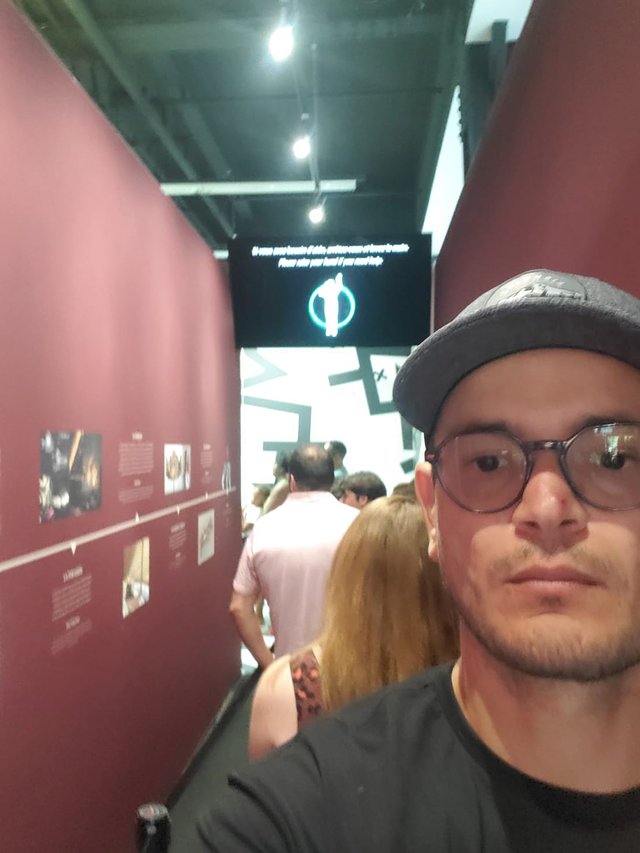 au queue d'entrée.jpg