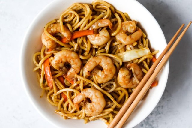 King-prawn-chow-mein-Chinese-style-recipe-e1633181123727.jpg