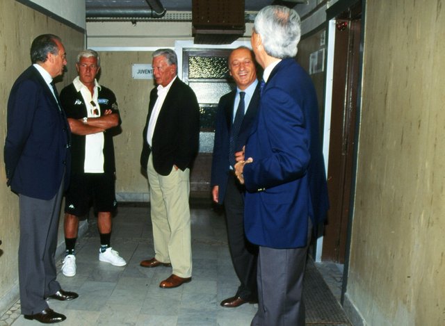 Juventus_FC_(Torino,_1997)_-_Giraudo,_Lippi,_U._Agnelli,_Moggi,_Bettega.jpg