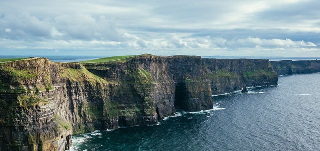 cliff-of-moher-2371819_960_720.jpg