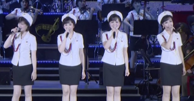 moranbong-band-north-korea-hwasong-missile-concert-e1499761571199.jpg