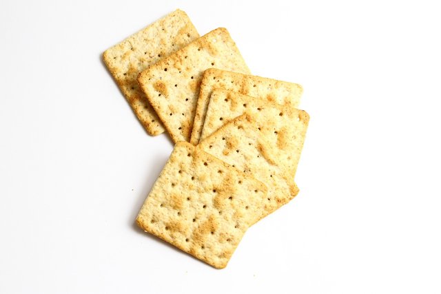 biscuit-crackers-973915_1280.jpg