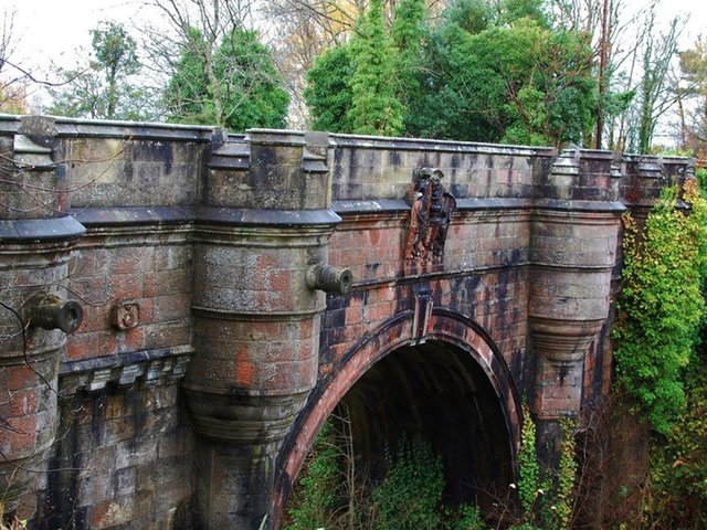 overtoun-bridge.jpg